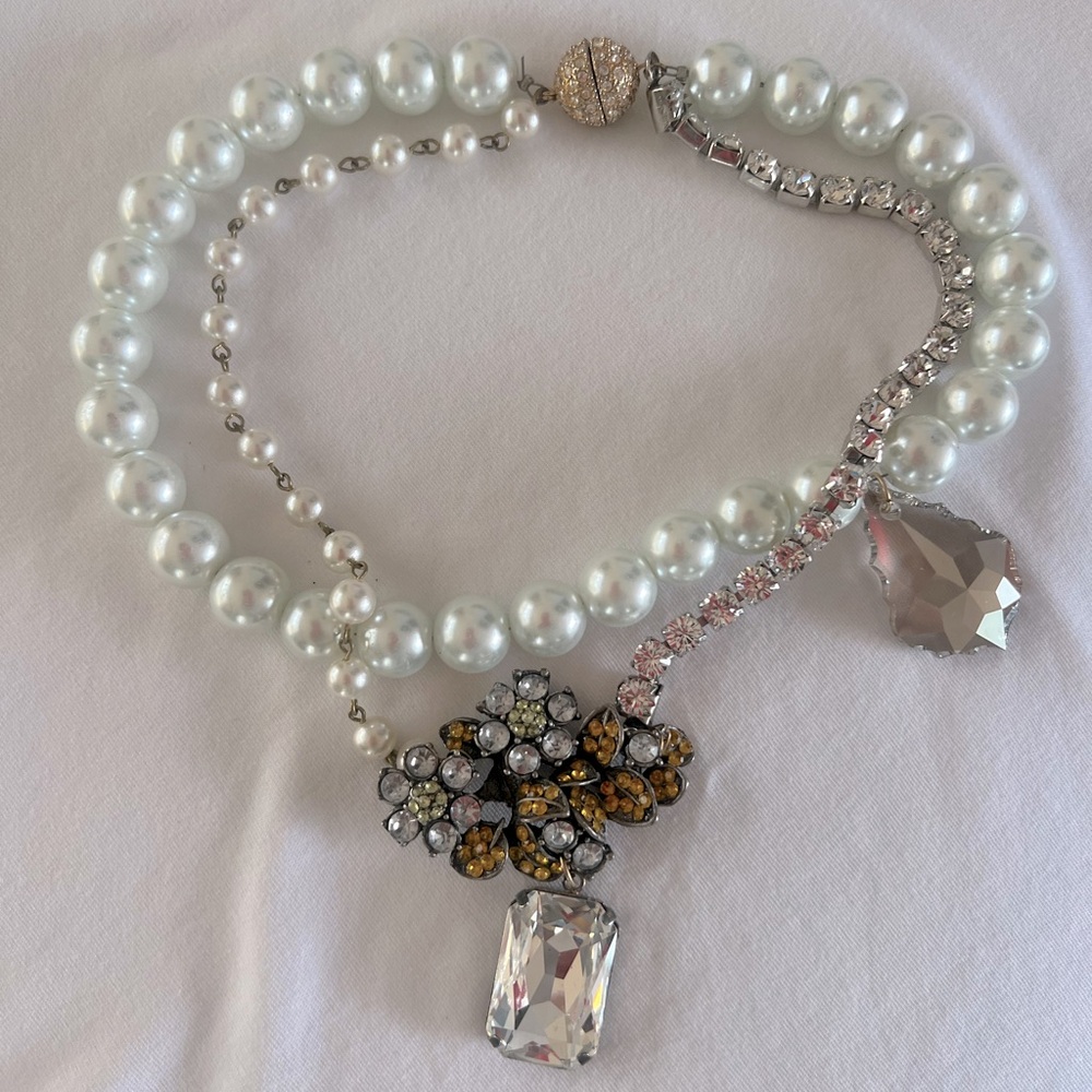 Vintage look pearl necklace